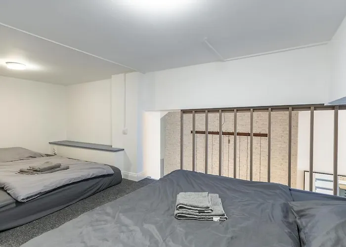 Spacious Lofts In Wedding