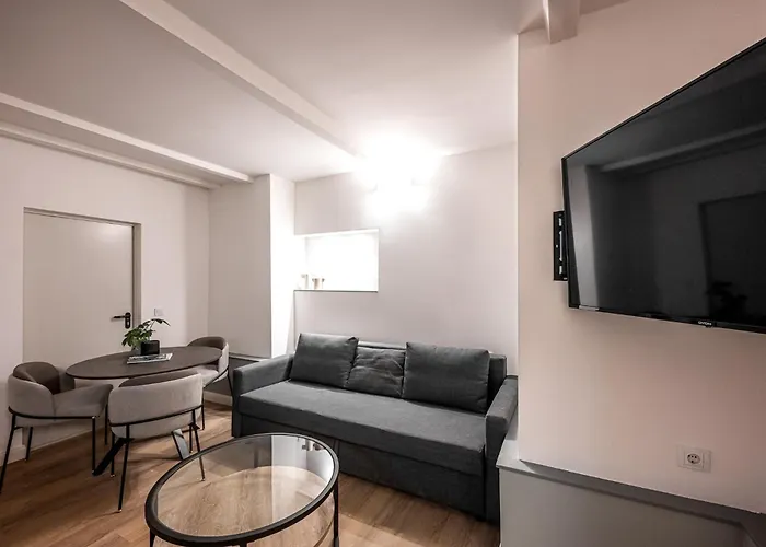 Spacious Lofts In Wedding