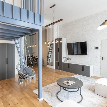 Spacious Lofts In Wedding