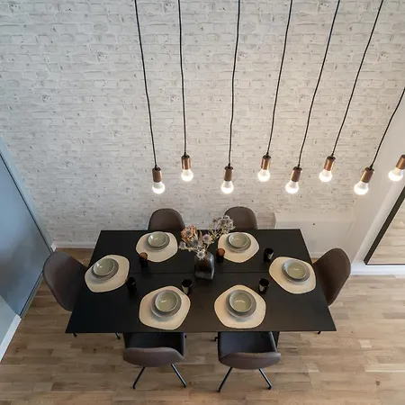Spacious Lofts In Wedding