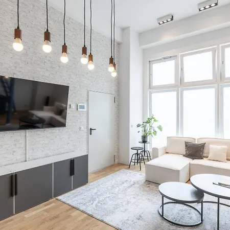 Spacious Lofts In Wedding Apartman *