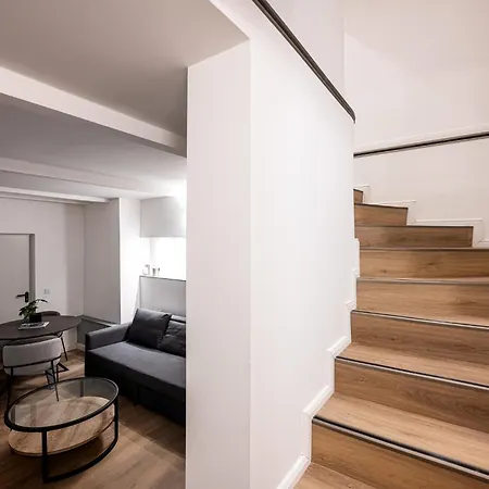 Spacious Lofts In Wedding Apartment