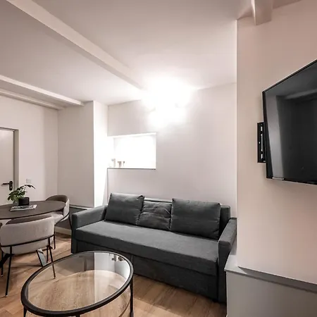 Spacious Lofts In Wedding