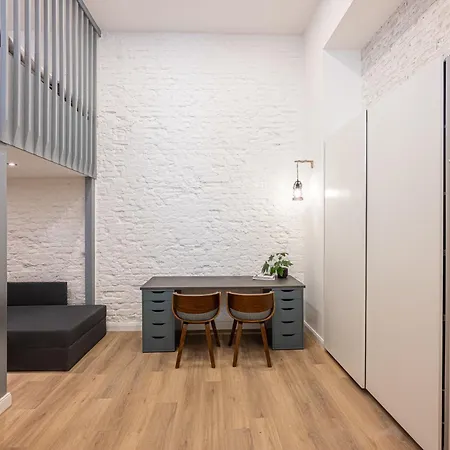 Spacious Lofts In Wedding