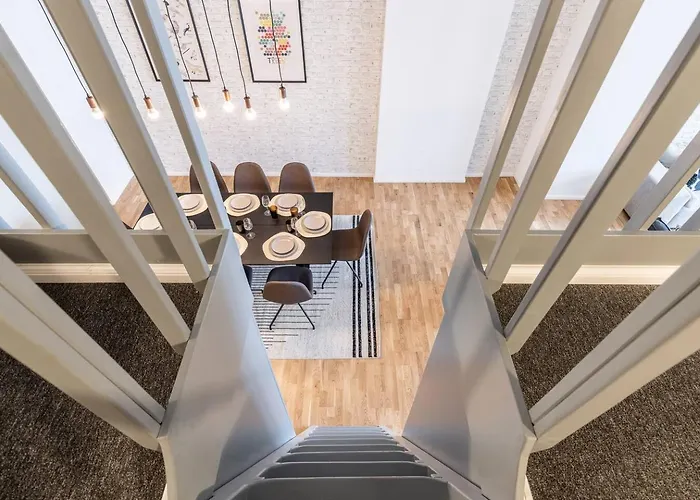 Spacious Lofts In Wedding