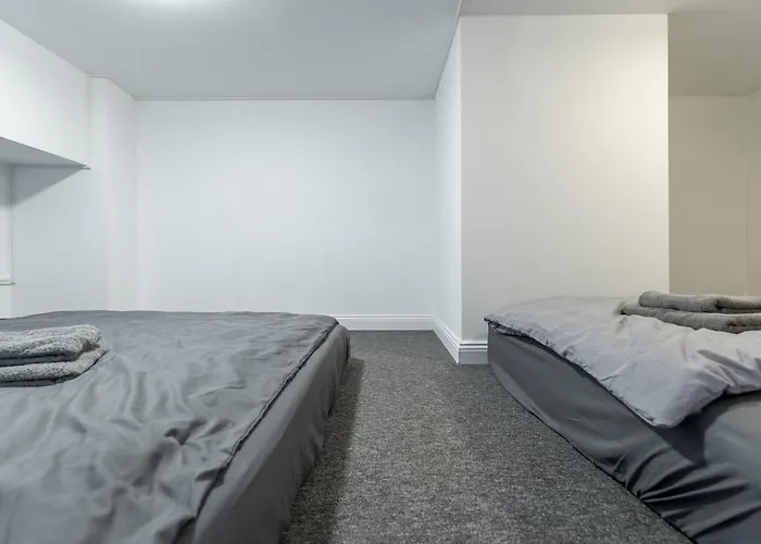 Spacious Lofts In Wedding Daire