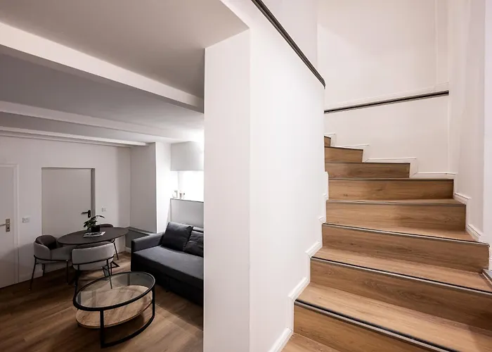 Spacious Lofts In Wedding شقة