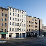 Spacious Lofts In Wedding Apartment *