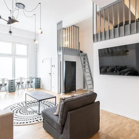 Spacious Lofts In Wedding Apartmán