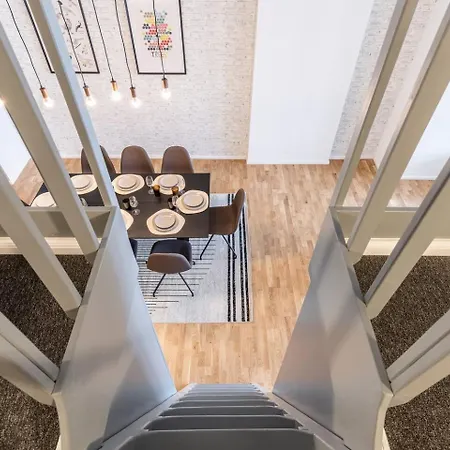 Spacious Lofts In Wedding