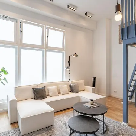 Spacious Lofts In Wedding Apartmán *